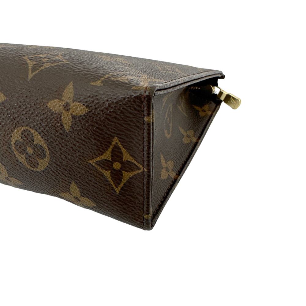 LOUIS VUITTON Monogram Toiletry Pouch 19 - Picture 15 of 16